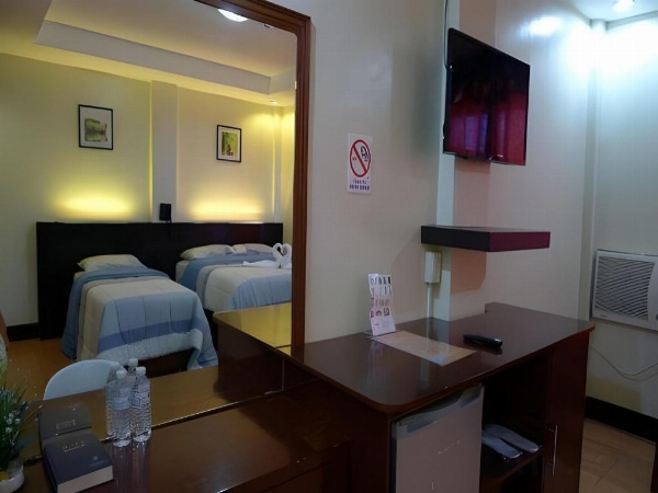 Siayan Travellers Inn Manila powered by Cocotel image 3